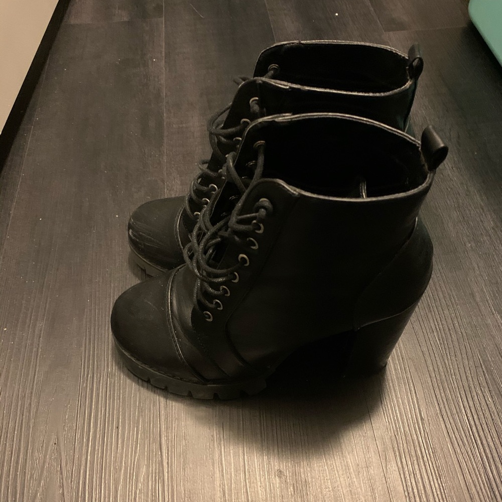 Women Boots - Black - Used